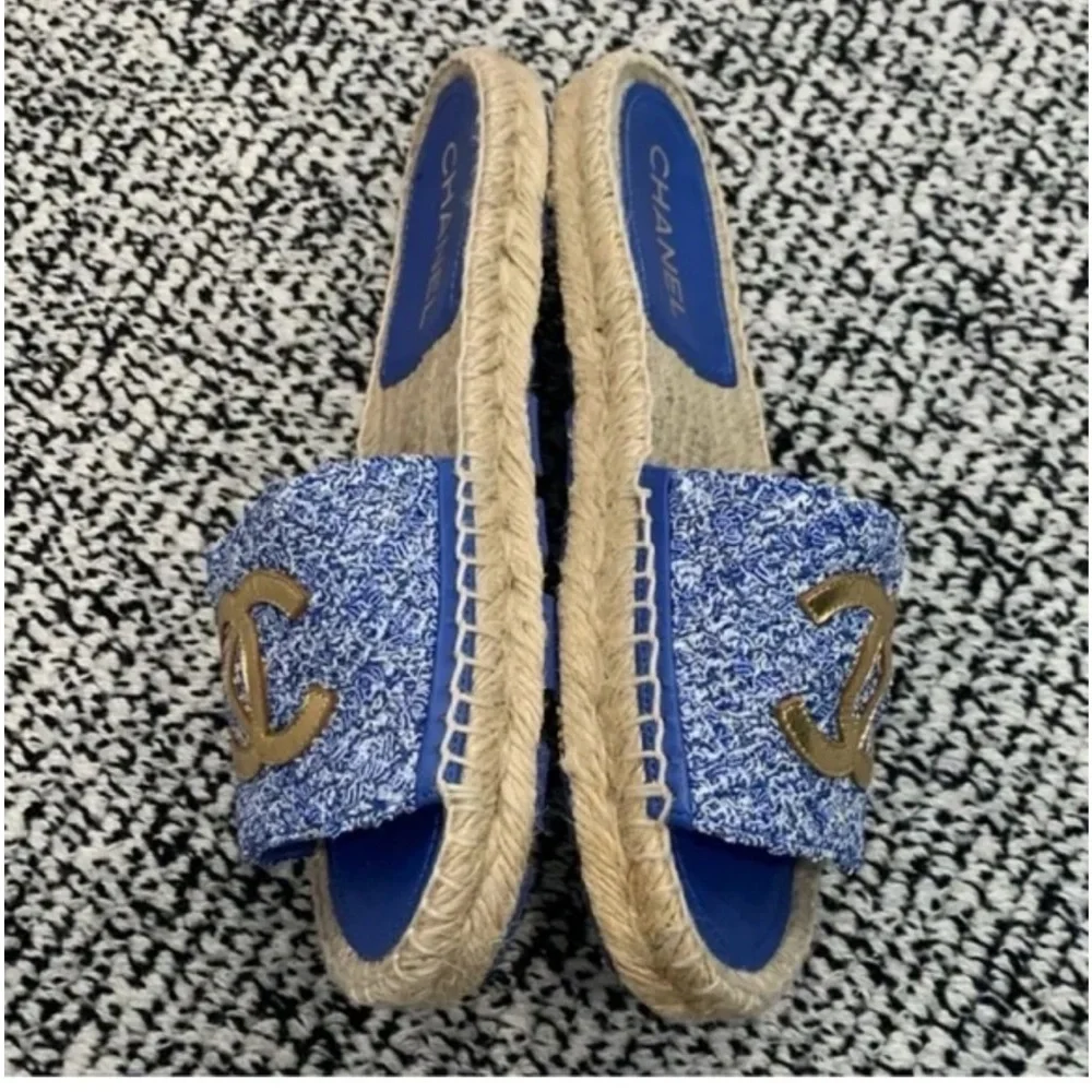 Chanel 24P CC Tweed Blue and Gold Interlocking Espadrille Sandals Size 37 - Picture 5 of 8